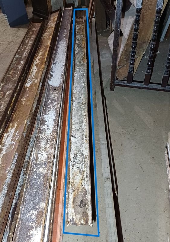 Cuatro vigas de hierro para construcción - imagen 3