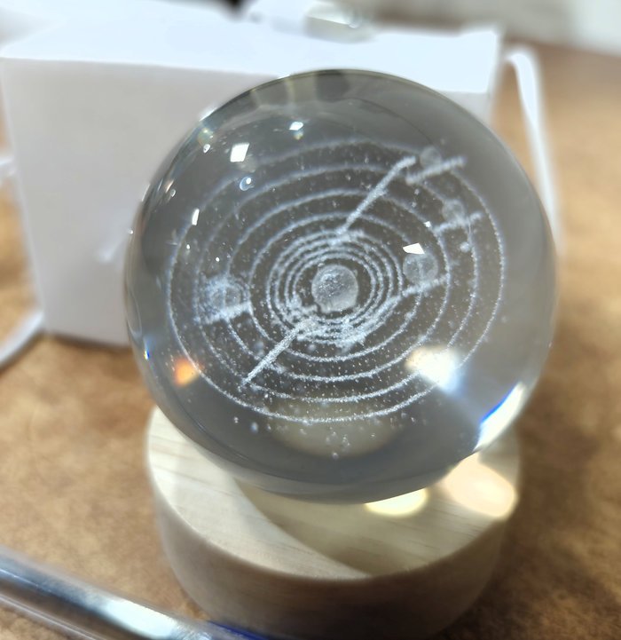 Lámpara de escritorio con luz LED y sistema solar - imagen 4