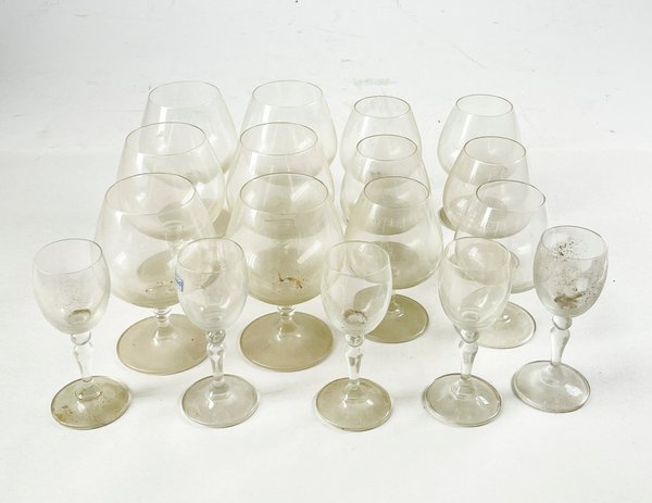 Lote anterior: Colección de copas y decanters para coñac y licor