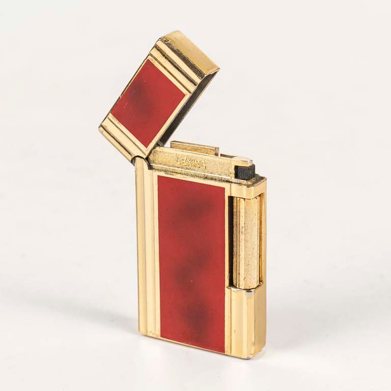 Lote anterior: Encendedor Lexing bronce y laca - Medidas: 6x3.3cm