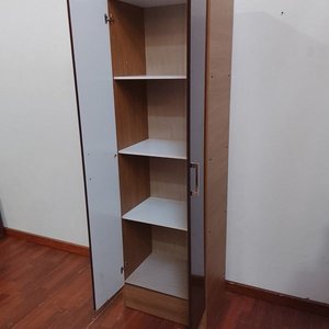 Placard de una puerta con estantes interiores - imagen 3