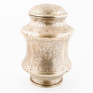 Lote anterior: Pote de Plata 800 Labrada con Relieve de Flores y Tapa