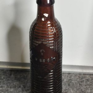Botella Antigua de Vidrio Ámbar "Crush" - imagen 2