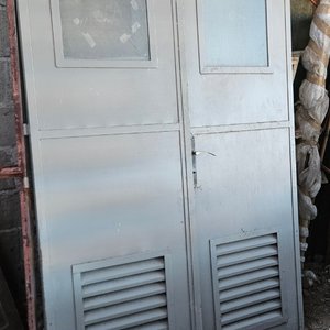 Lote anterior: Puerta hierro de 2 hojas con marco