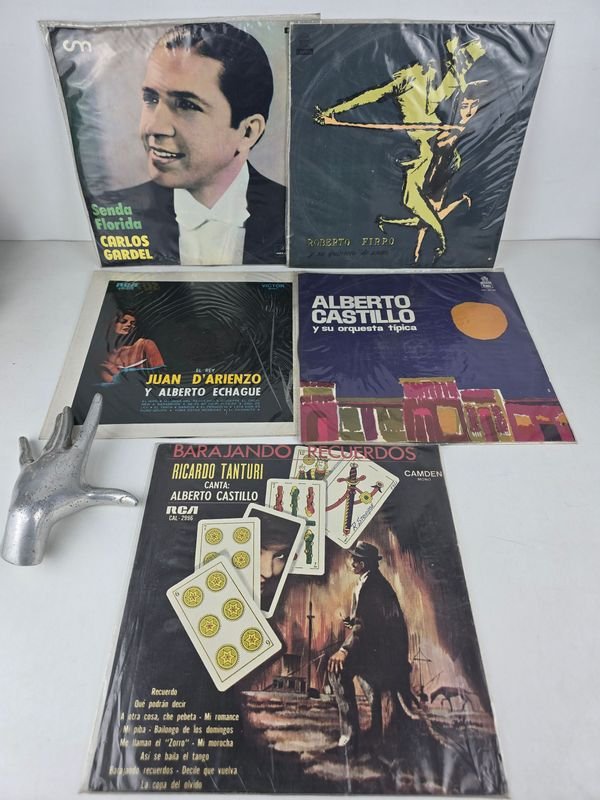 Lote de 5 Vinilos de Música Variada: Carlos Gardel, Roberto Firpo, Juan D'Arienzo, Alberto Castillo y Roberto Tánturi