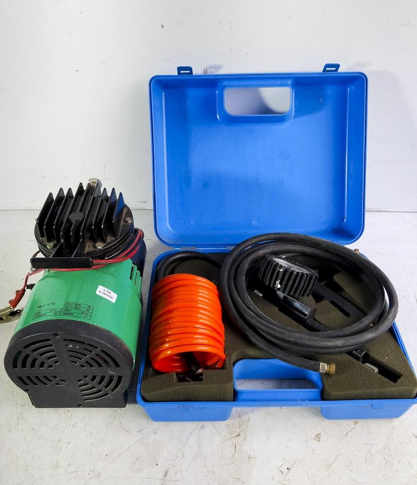 Compresor de Aire 12V con Valija Celeste y Accesorios