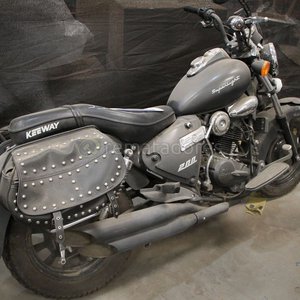 Motocicleta Keeway Superlight 200 Negra con Alforjas - imagen 2