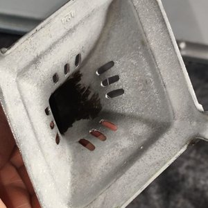 Porta Velas de Metal Plateado Estilo Clásico - imagen 2