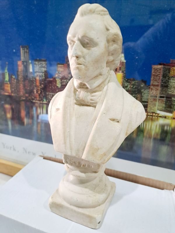 Busto de Chopin en piedra o similar - imagen 2