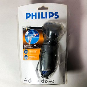 Auriculares Inalámbricos y Afeitadora Eléctrica Philips - imagen 3