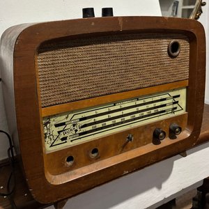 Radio a Válvulas Punktal Antigua de Mesa - Década del 50 - imagen 4