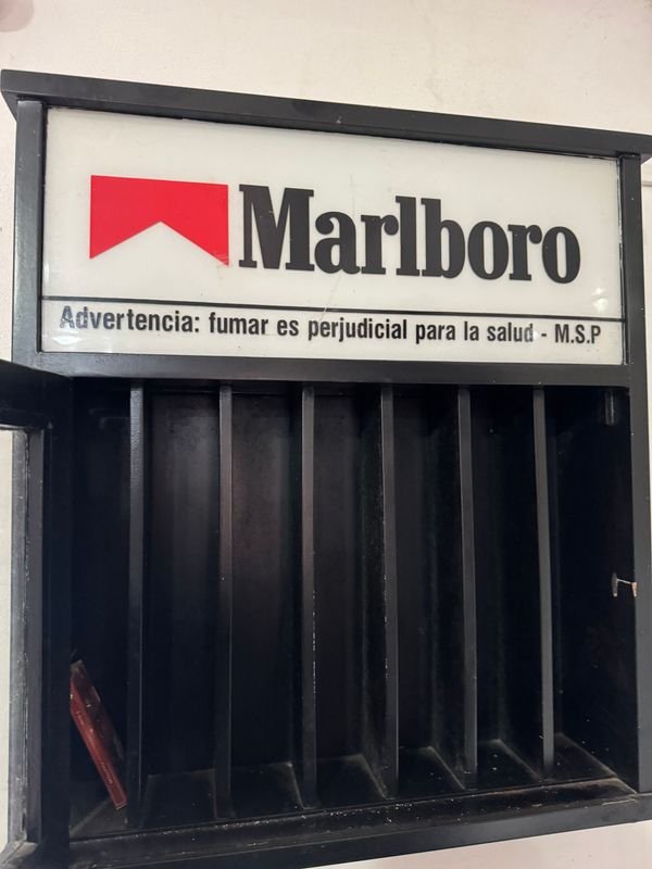 Cigarrera Marlboro Antigua con Luz y Llave