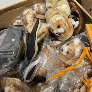 Lote de Pantuflas Infantiles y de Adulto Variadas - imagen 4