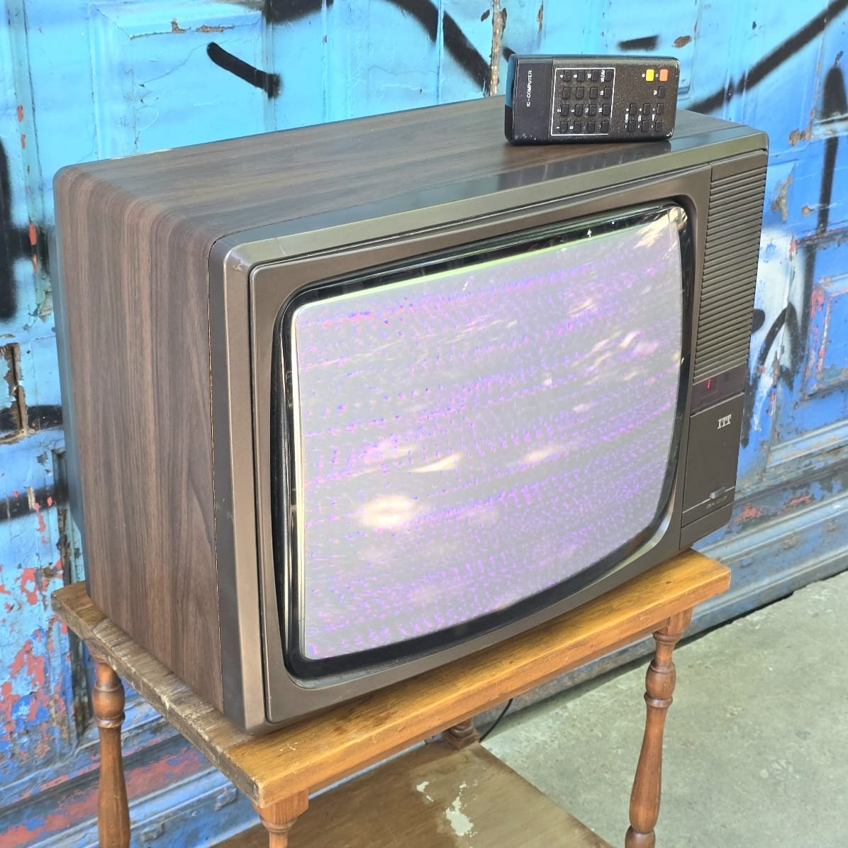 Lote siguiente: TV Color 20" - Electrodomésticos