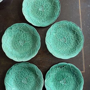 Conjunto de 5 Platos Verdes Esmeralda con Diseño de Hoja en Relieve - Gien France - imagen 8