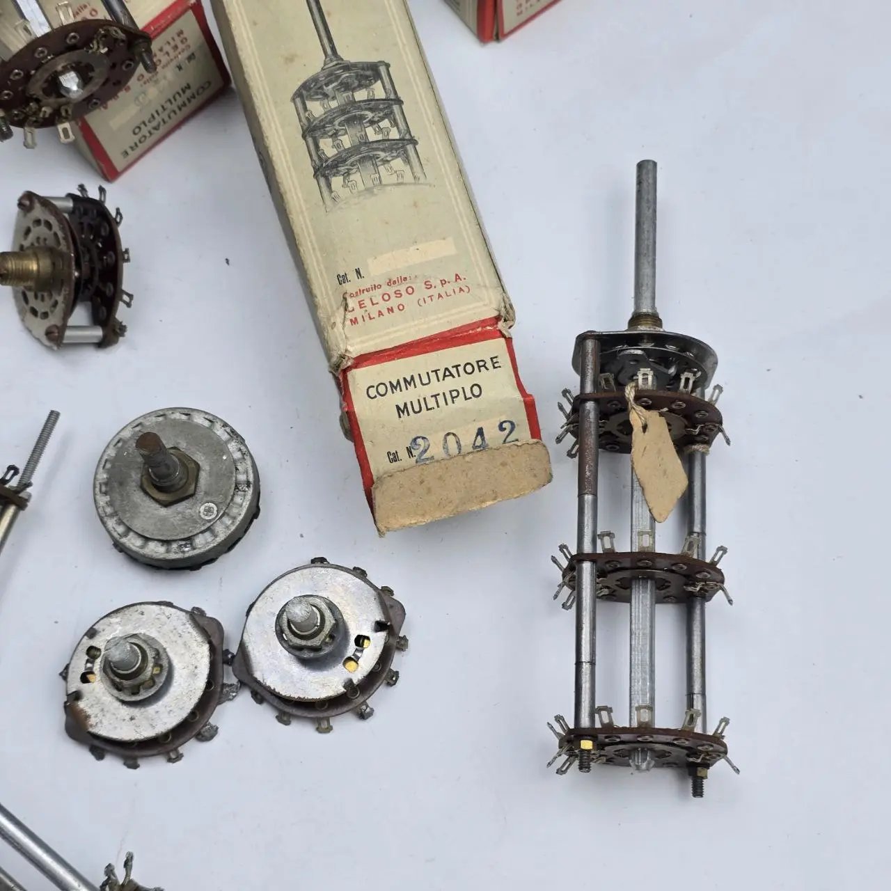 Item lote-08-conmutadores-varios-3-nuevos-en-caja - Image 3