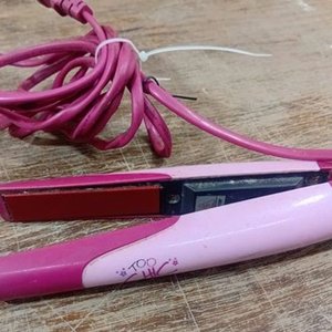 Plancha de Pelo Rosa Marca TOO Chic - Funcionando - imagen 2