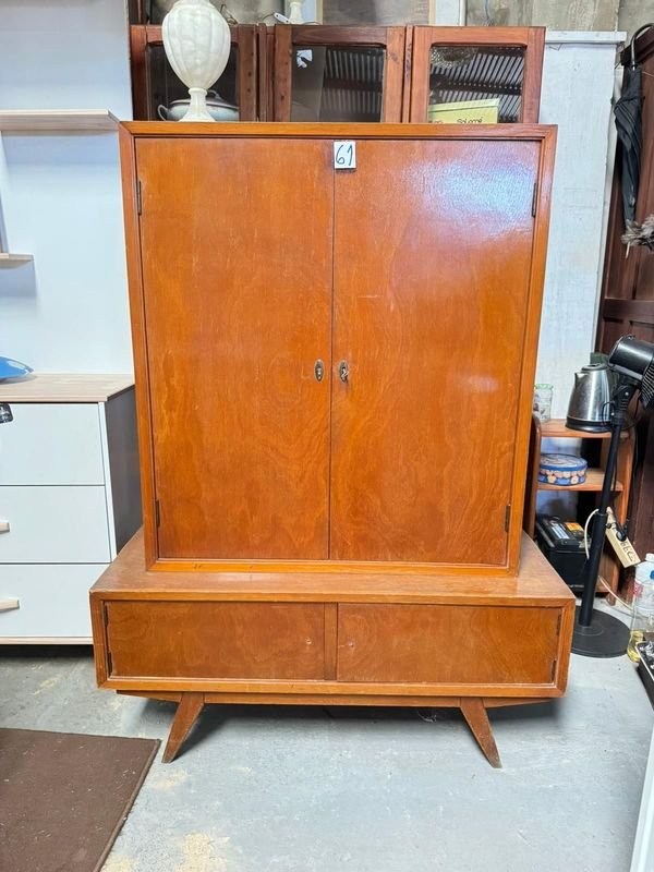 Mueble americano de 4 puertas en buen estado - imagen 2