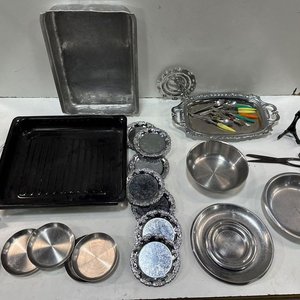 Lote anterior: Bandeja esmaltada, acero inoxidable, posavasos y cubiertos