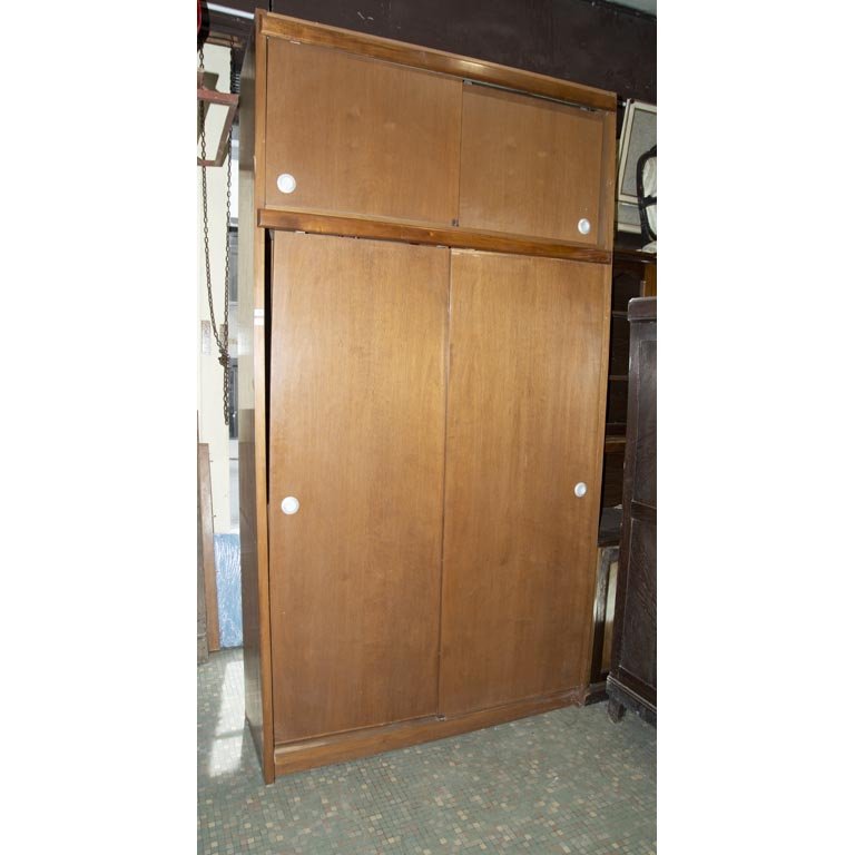 Ropero de Madera con 4 Puertas Corredizas y 4 Cajones