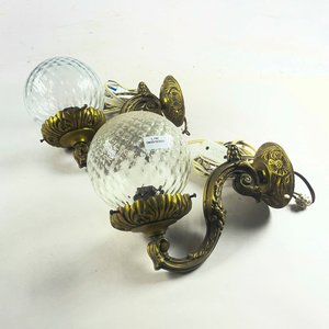 Lote siguiente: Par de Apliques de Bronce con Globos de Vidrio Hialino