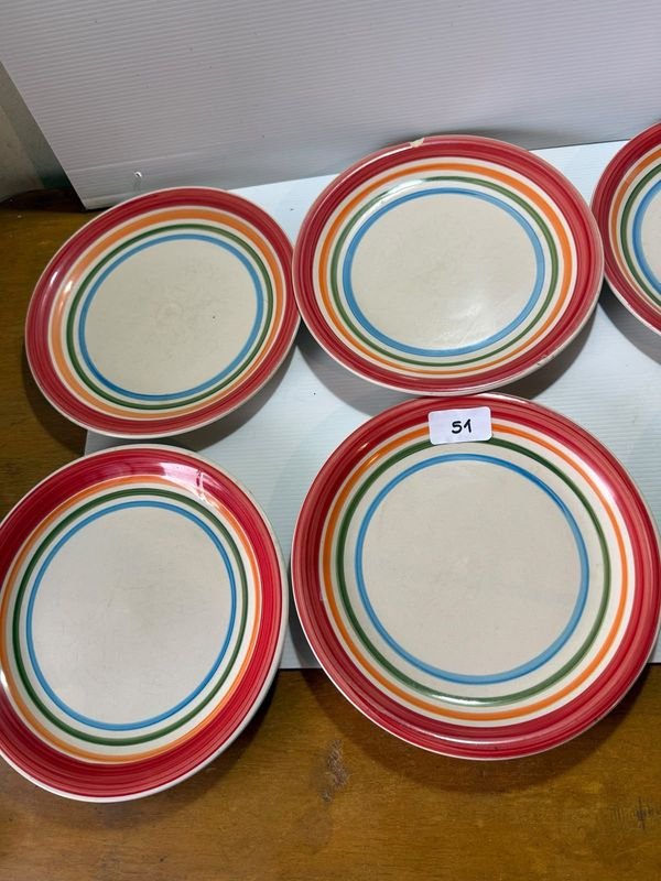 Lote de 12 Platos Llanos y Hondos con Diseño de Rayas de Colores