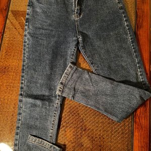 Lote de 2 Pantalones Jeans: Uno Azul Roto Talle 28 y Otro Esfumado Talle 30 - imagen 9