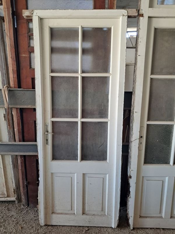 Lote anterior: Puerta colonial blanca con vidrios fantasia