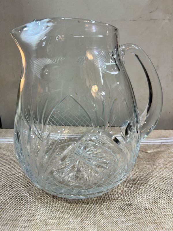 Jarra de Cristal Tallado con Asa y Pico Vertedor