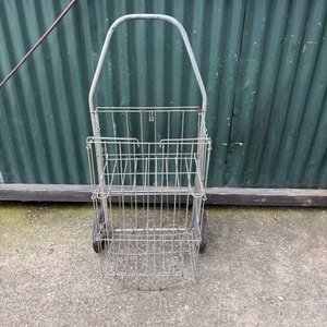 Lote anterior: Carrito de compras metálico plegable