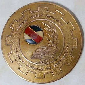 Medallón Conmemorativo Bronce Escuela Técnica Aeronáutica Fuerza Aérea Uruguaya - imagen 1