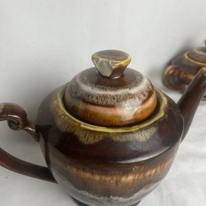 Juego de Tazas y Platillos de Cerámica Marrón - imagen 13