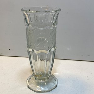 Dos Floreros de Vidrio: Cristal Tallado y Vidrio Moldeado con Relieve Floral - imagen 5