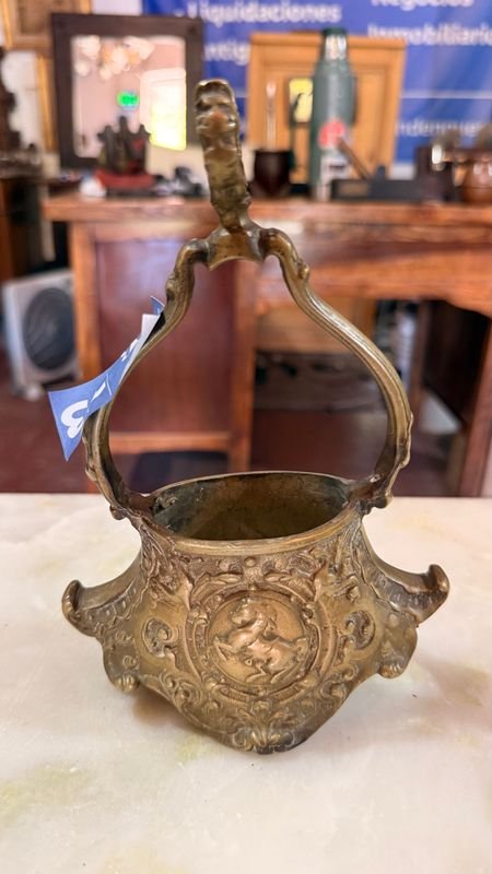 Estribo Campana De Bronce - Vaso de Bronce con Diseño Ornativo - imagen 6