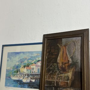 Lote anterior: Dos Cuadros Decorativos: Paisaje Marítimo y Bodegón con Jarra