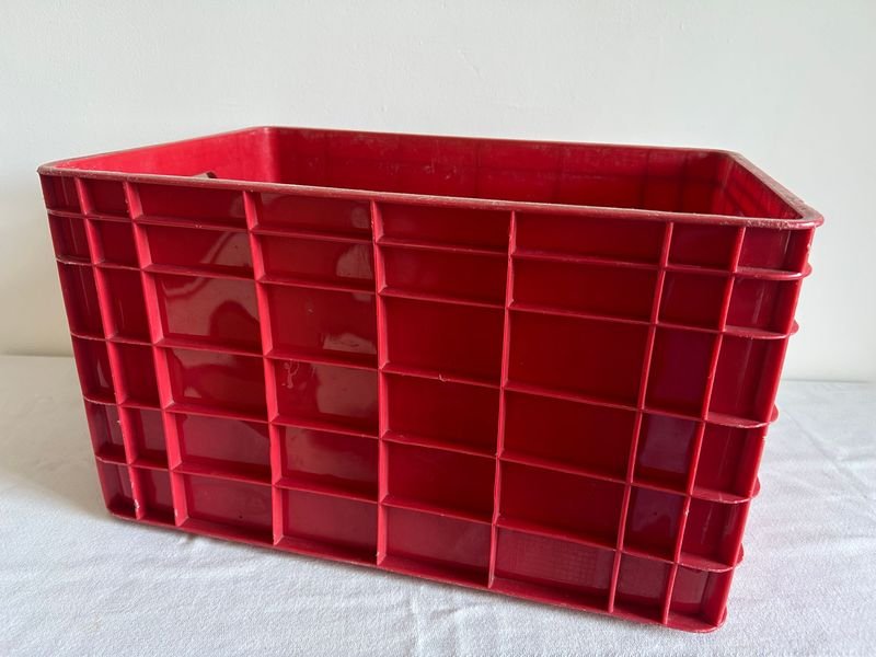 Cajón Plástico Rojo Lechero Industrial 48x33cm