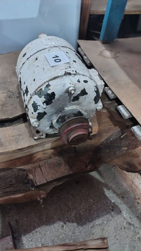 Motor en mal estado para reparación o reciclaje - imagen 3