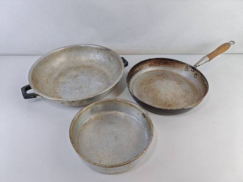 Lote siguiente: Pots y Sartenes de Cocción en Metal