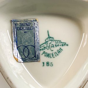 Bombonera Triangular de Porcelana Bavaria con Guarda Dorada - imagen 4