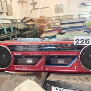 Lote siguiente: Radiograbador Toshiba BomBeat SF55 Doble Casetera Roja Vintage