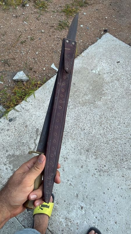 Espadas antiguas y accesorios para la escritura - imagen 2