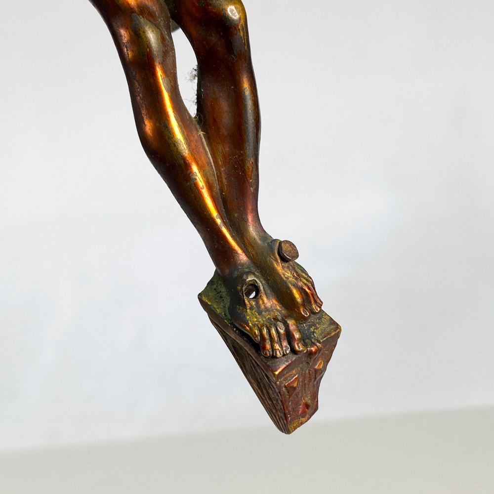 Figura de Cristo en bronce - imagen 3