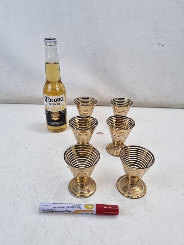 Set de 6 Copas de Vidrio con Diseño Espiral Dorado