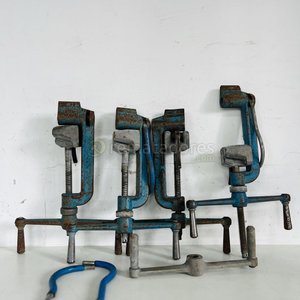 Lote siguiente: Lote de 3 Sargentos y Accesorios para Carpintería