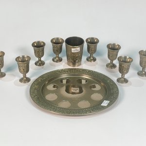 Juego de 10 Piezas de Metal Compuesto con Bandeja Circular y Vasitos Estilo Hebreo - imagen 2