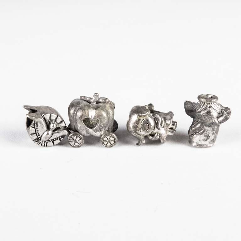 4 dijes de plata pasantes - Accesorios para Vehículos - imagen 1