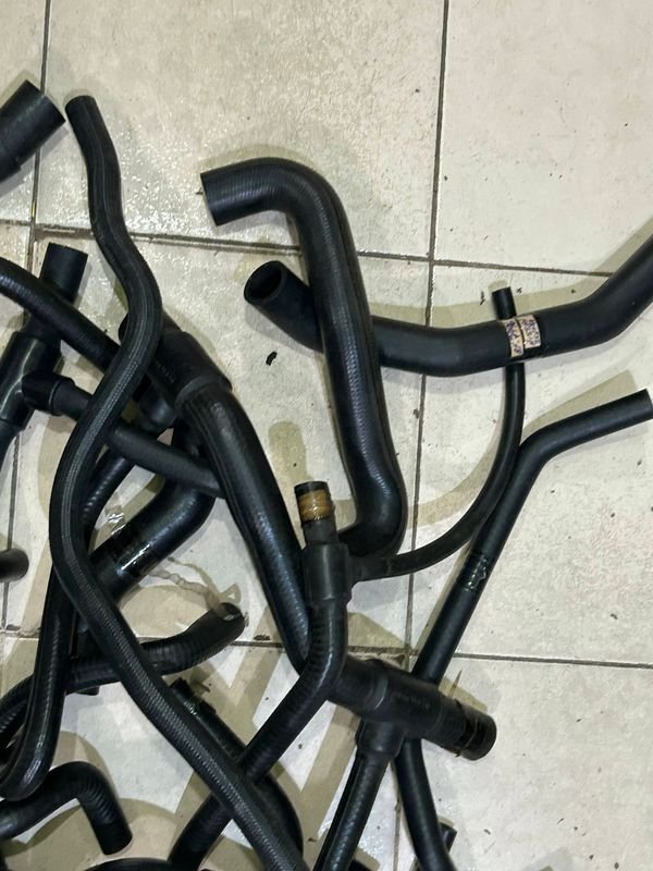 Lote de Caños de Goma Negros para Automotor