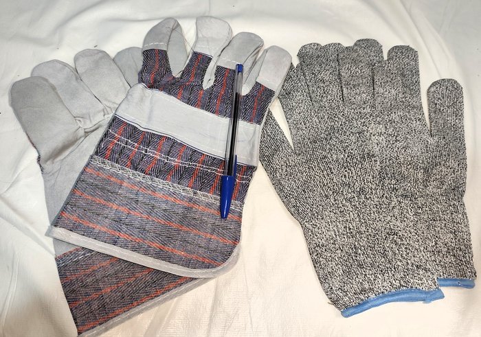 Lote de 2 Pares de Guantes: Anticorte y Trabajo con Cuero
