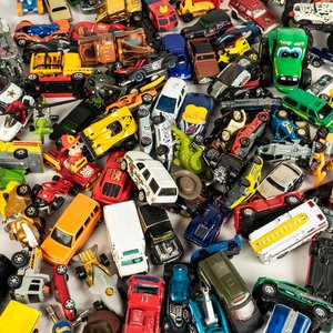 Lote de 124 autitos colecciones varias - imagen 2