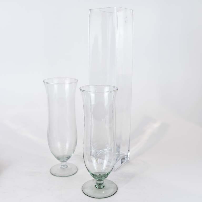 Lote siguiente: 3 Floreros de vidrio  - Medidas: 50 y 29cm 